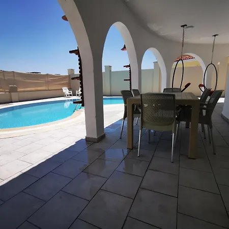 Red F30 Kirmizi,modern Tasarimli Villa Belek