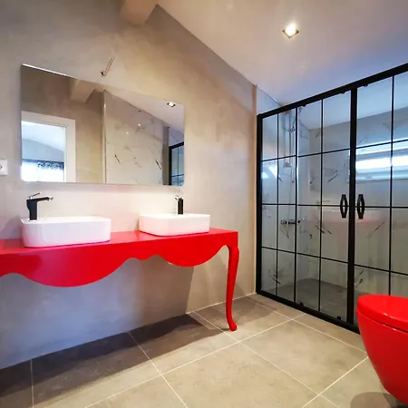 Red F30 Kirmizi,modern Tasarimli Belek