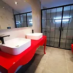 Red F30 Kirmizi,modern Tasarimli Villa *