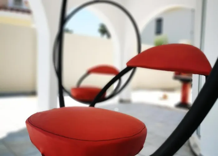 Red F30 Kirmizi,modern Tasarimli Villa