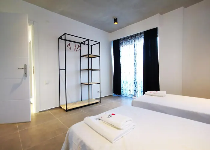 Red F30 Kirmizi,modern Tasarimli * Belek