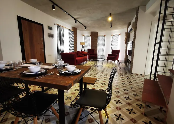 Villa Red F30 Kirmizi,modern Tasarimli Belek