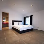 Villa Red F30 Kirmizi,modern Tasarimli